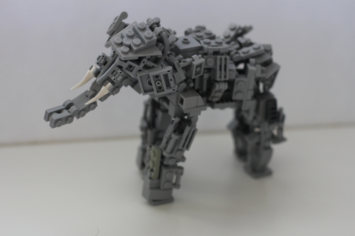 LEGO MOC - Battle of the Masters 2016 - Паровой дом: Шагоход, движимый силой пара, выполненный в форме слона. 