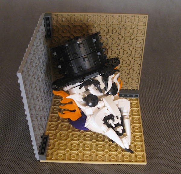 LEGO MOC - Battle of the Masters 2016 - Psycho: Работа не содержит плейтов и бриков, и спокойно помещается в объём куба 16х16, что видно на фото.<br />
<br />
Надеюсь самоделка вам понравилась, спасибо за внимание!<br />
Буду рад почитать отзывы;)
