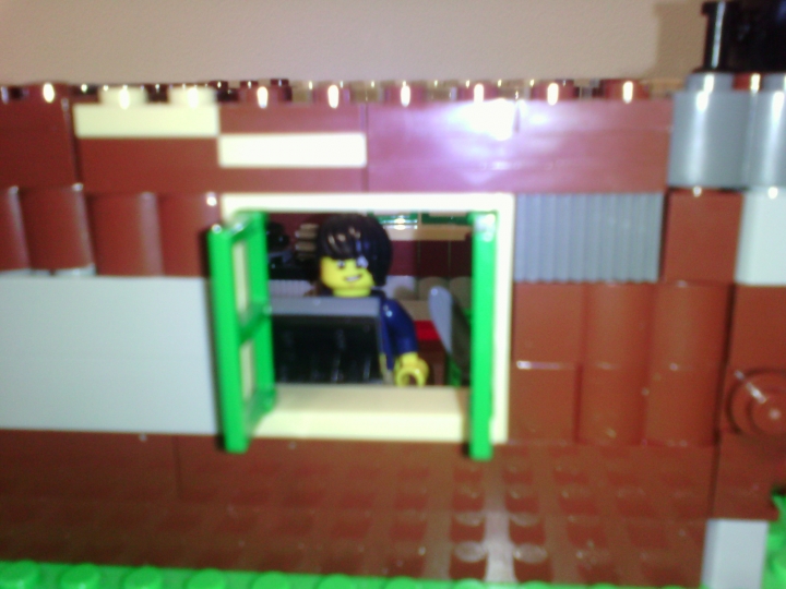 LEGO MOC - Detective Contest - Райское яблоко: на улице было жарко он открыл окно