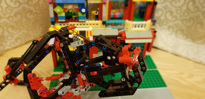 LEGO MOC - Fantastic Beasts And Who Dreams Of Them - Акродав 'Чёрная вдова': Приручение Акродава: Иван смог понять язык паука и приручил исполина.