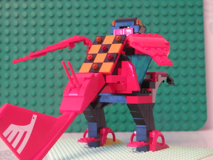 LEGO MOC - Fantastic Beasts And Who Dreams Of Them - Красный хрустальный дракон: Данная особь очень редкая и имеет шахматный панцырь на спине