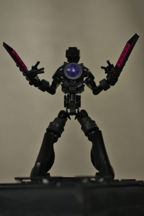 LEGO MOC - 16x16: Mech - Amethyst Judgement: <i>И города ваши нечистые будут разрушены, и не останется от них камня на камне. Те же, кто окажется достоин, пойдут со Мной в лучшее земли, где воды быстры, и птицы поют в ветвях плодоносящей смоквы.</i>