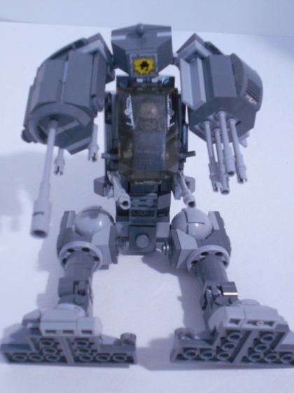 LEGO MOC - 16x16: Mech - Мех, не переживший своей победы: Мех может сидеть.