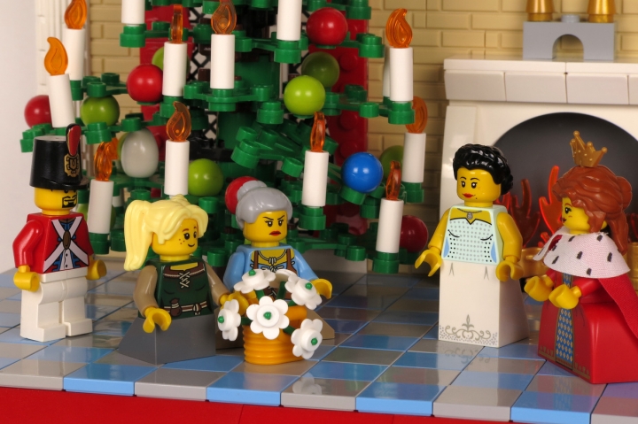 LEGO MOC - New Year's Brick 2020 - Новогодние подснежники: Офицер королевской стражи: Ваше величество, по королевскому указу во дворец прибыли подснежники!