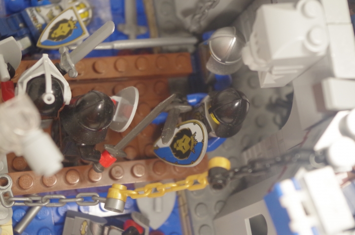LEGO MOC - Младшая лига. Конкурс 'Средневековье'. - На нас напали!!!: Сражение главнокомандующих.