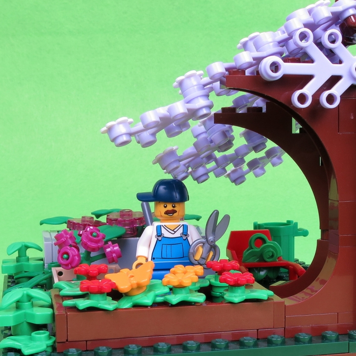 LEGO MOC - LEGO-конкурс 16x16: 'Все работы хороши' - Кем быть? Садовником!: На самом деле нужно знать, когда растения нужно подрезать.