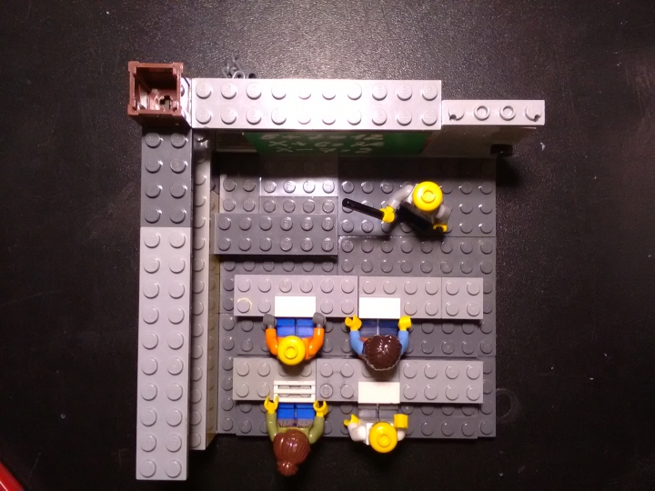 LEGO MOC - LEGO-конкурс 16x16: 'Все работы хороши' - Обычный день в школе.: Вид сверху. Подтверждает, что модель выполнена на плите 16x16.