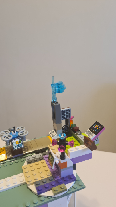 LEGO MOC - LEGO-конкурс 'Светлое будущее' - Супер ЭкоДом, который будет помогать вам во всём. 