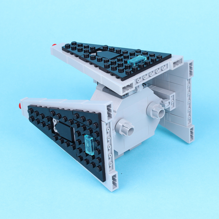 LEGO MOC - LEGO-конкурс 'Путь к звездам' - Межгалактический звездолет (Рекламный буклет): Вид сзади