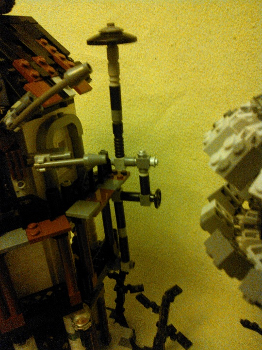 LEGO MOC - Because we can! - Transmission d'énergie sans fil: труба от генератора на первом этаже