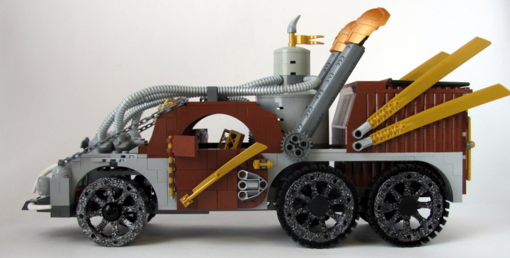 LEGO MOC - Steampunk Machine - Excalibur: <br><i>- Equipped with the newest steam boiler.</i><br>