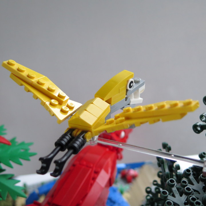 LEGO MOC - Jurassic World - Три стихии: Папа-птерозавр летает вокруг и наблюдает за ситуацией