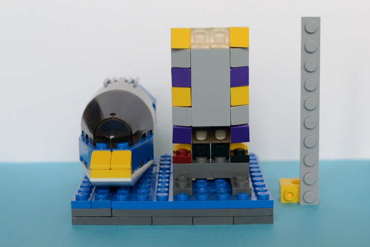 LEGO MOC - Battle of the Masters 'In cube' - СОРЕВНОВАНИЕ: Мерка показывает, что работа не выходит за рамки.